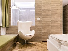 Brick and Wood, designový hotelový pokoj s impozantním výhledem